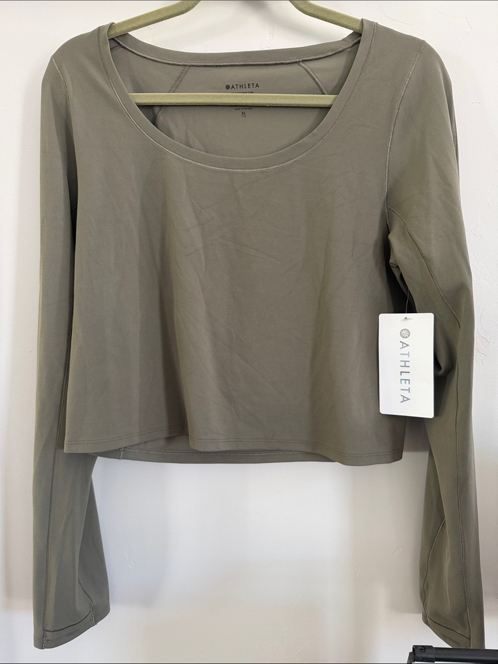 Athleta Transcend Olive Cropped Long Sleeve Scoop Neck Top
